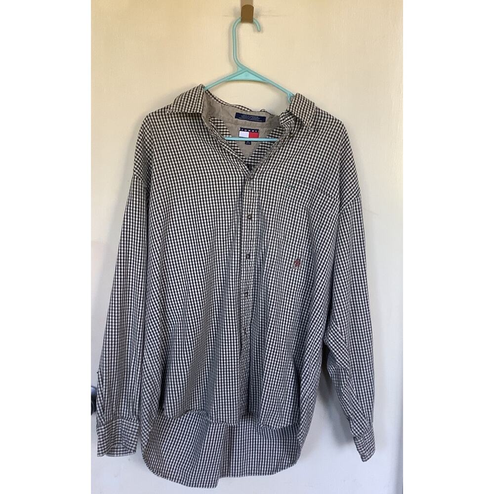 Men’s Tommy Hilfiger long sleeve extra large shirt￼